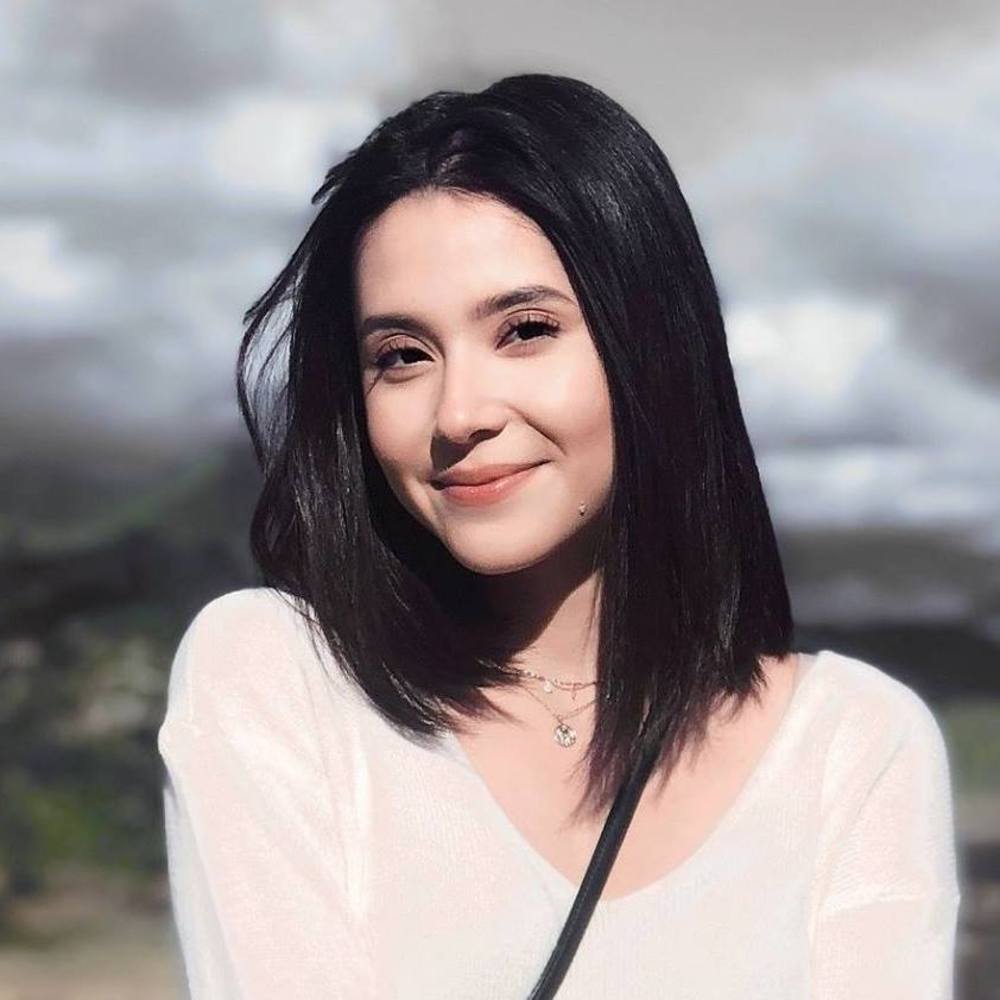 Meet your Posher, Crystal